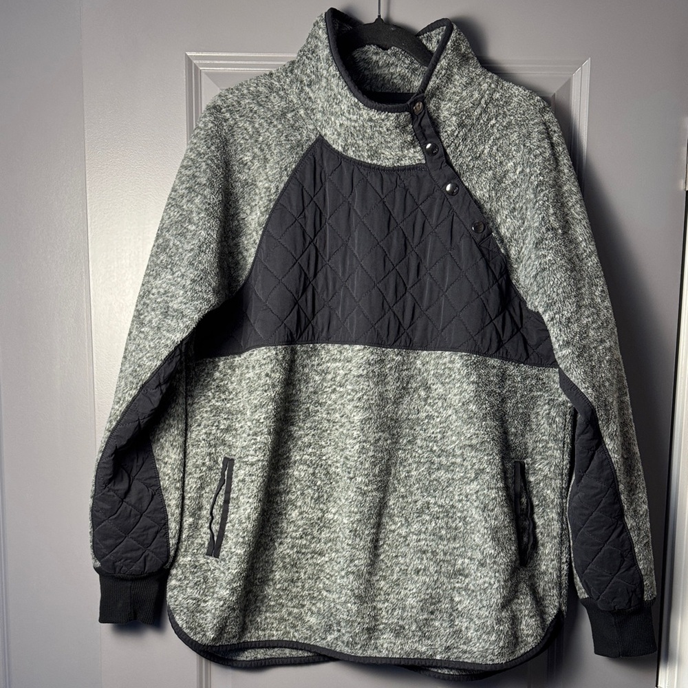 Abercrombie & Fitch Gray Quilted Fleece Pullover - Picture 3 of 8
